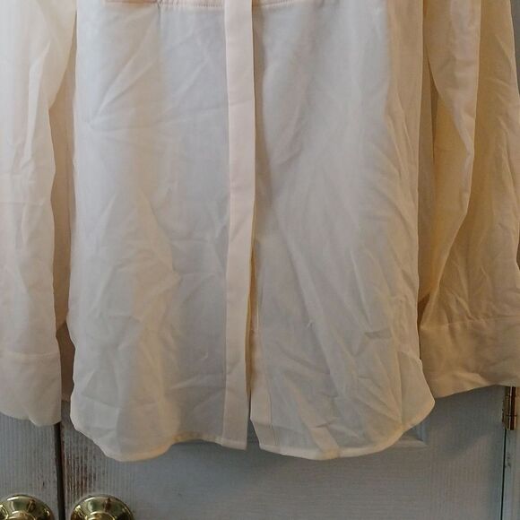 J Crew Factory pale yellow button down long sleeve blouse SZ M NWOT - Picture 2 of 8